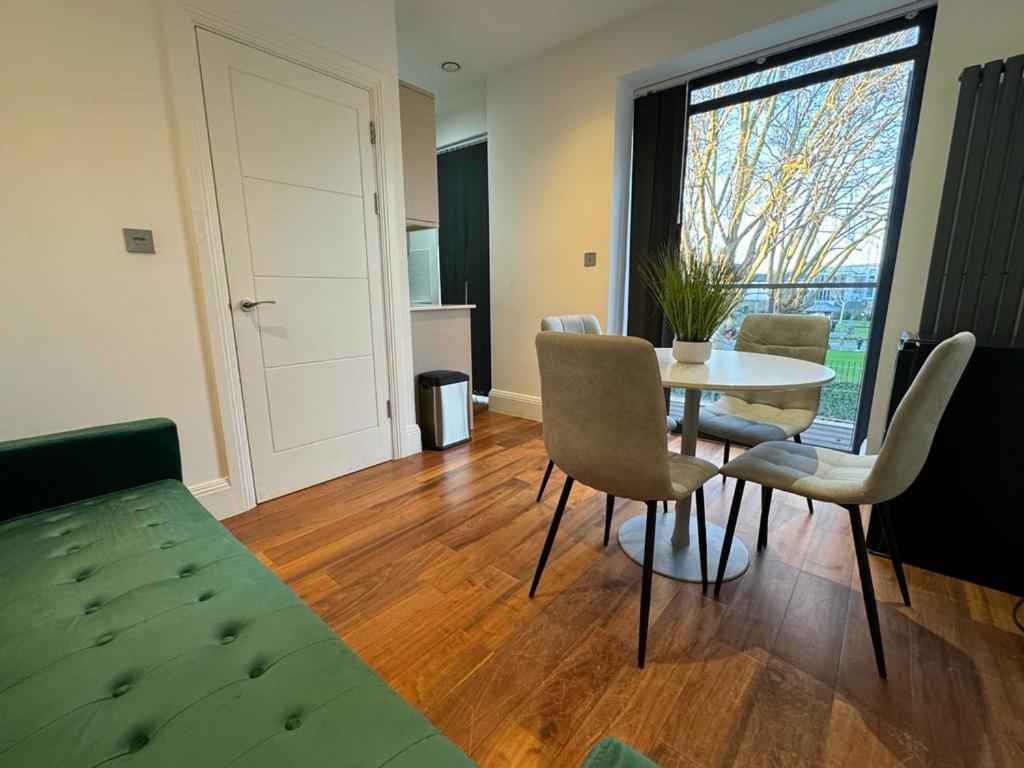 Villa 2 Bed 2 Bath Balcony View Wimbledon Tennis London Exterior foto